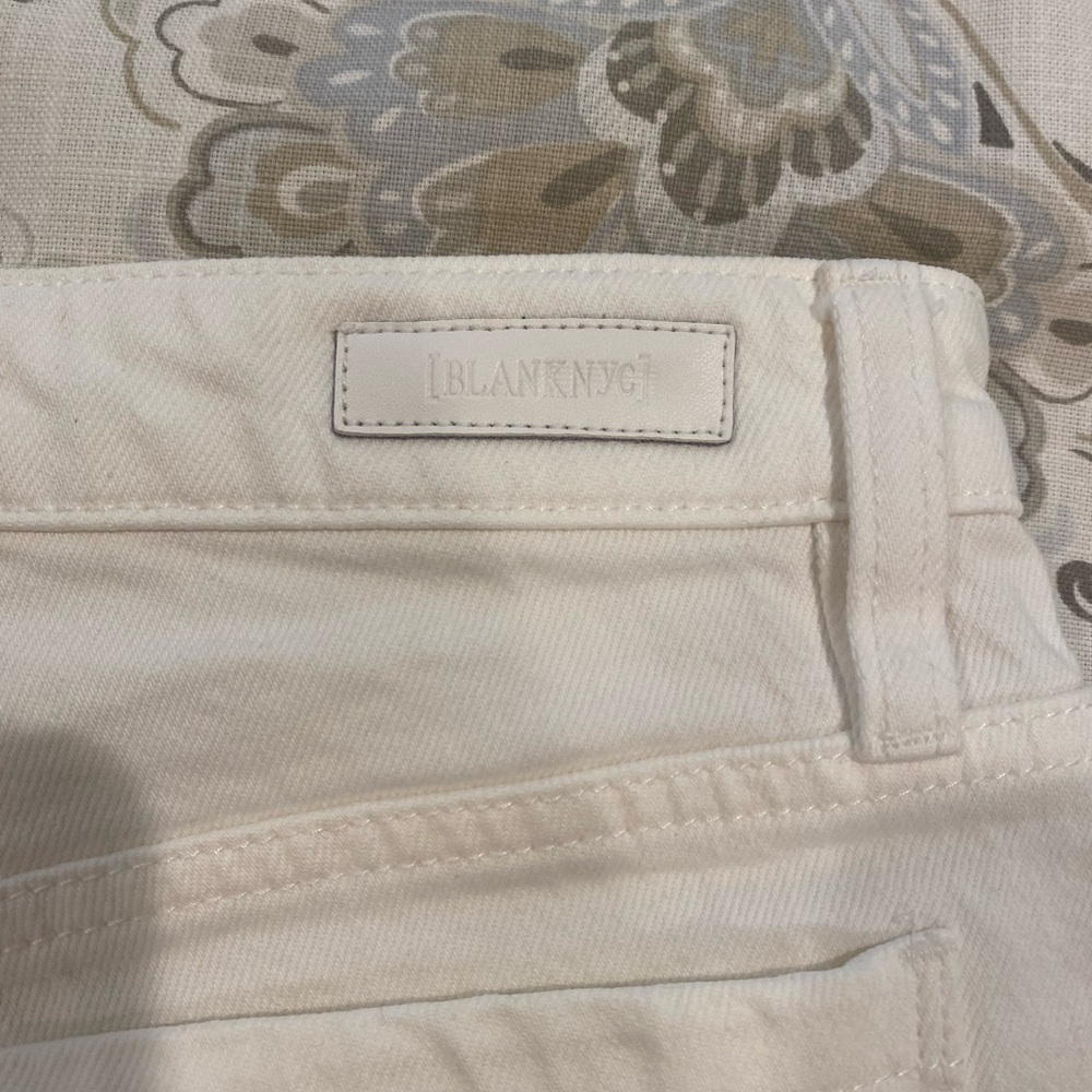 NWT BlankNYC The Warren High Rise Mid Length raw hem shorts, white, Sz 27 - Picture 4 of 8